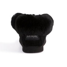 Load image into Gallery viewer, AUS WOOLI HAND STITCHED WOMENS SHEEPSKIN MOCCASIN - Black