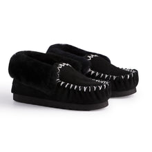 Load image into Gallery viewer, AUS WOOLI HAND STITCHED WOMENS SHEEPSKIN MOCCASIN - Black