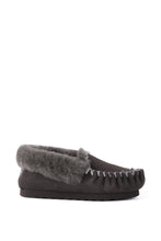 Load image into Gallery viewer, AUS WOOLI HAND STITCHED WOMENS SHEEPSKIN MOCCASIN - Dark Grey
