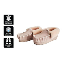 Load image into Gallery viewer, AUS WOOLI HAND STITCHED WOMENS SHEEPSKIN MOCCASIN - Pale Pink
